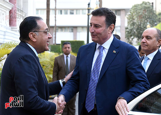 رئيس الوزراء يلتقي رئيس مجلس النواب الأردني (4)