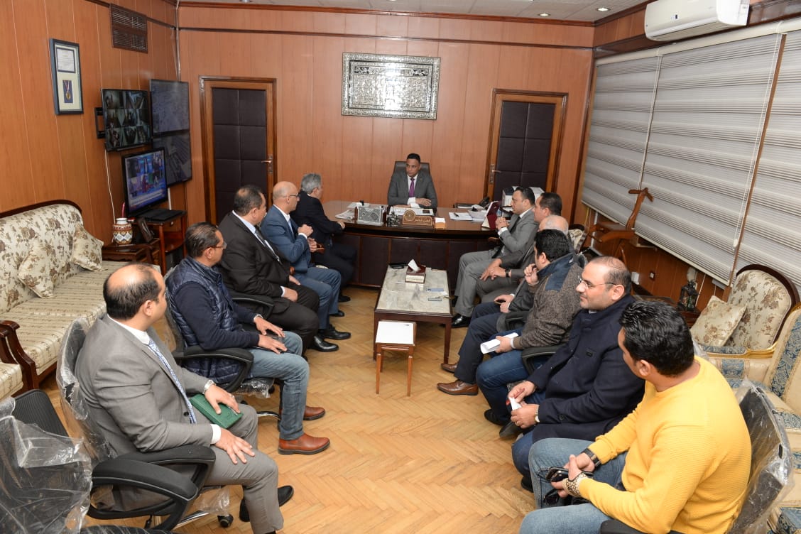 جانب من اجتماع محافظ الدقهلية (1)