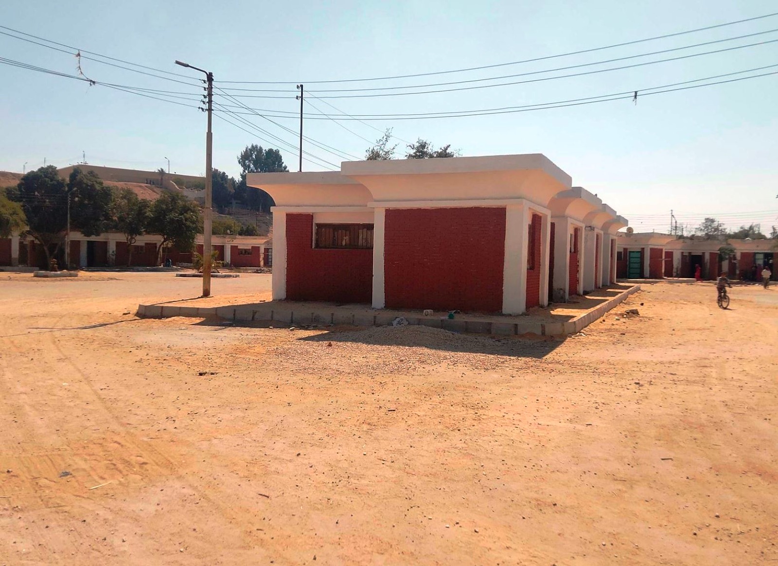 تطوير ورفع كفاءة قريتى النسيج اليدوى بحى الكوثر بتكلفة 3 ملايين جنيه (1)