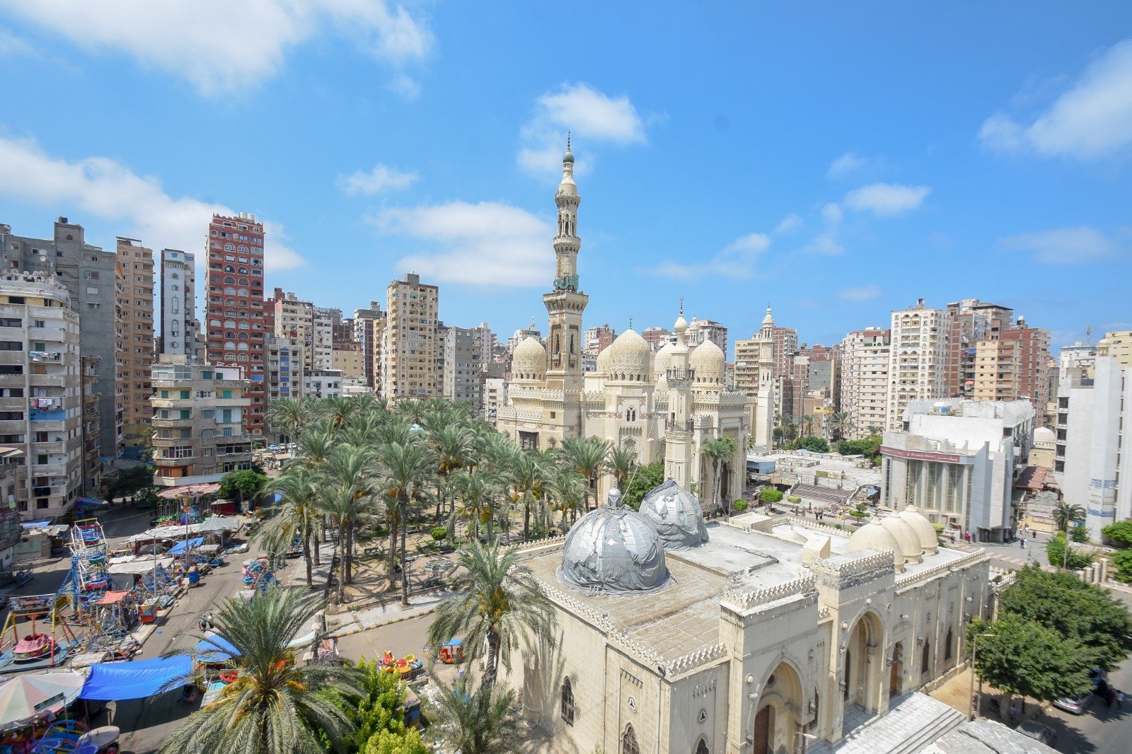 محافظ الإسكندرية يُطلق مشروع تطوير ميدان المساجد بمنطقة أبو العباس بتكلفة 271 مليون جنيه (1)