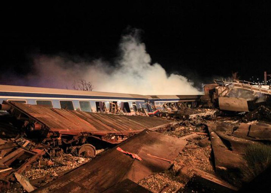 اصطدام قطارين في اليونان (3)