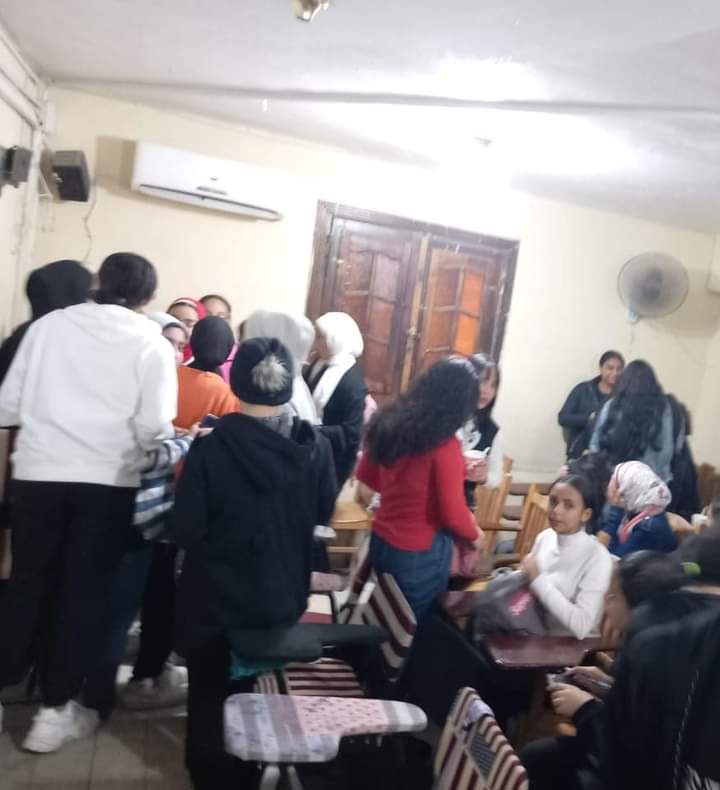 جانب من الحملة علي مراكز دورس خصوصية بالجمرك جانب من الحملة علي مراكز دورس خصوصية بالجمرك