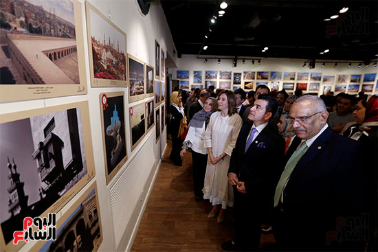 وزيرة الثقافة تفتح معرض تراثي للتصوير (21)