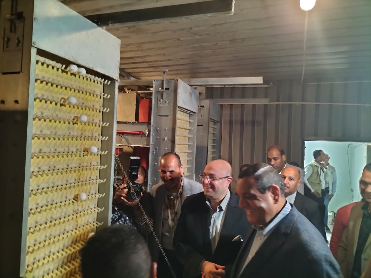 الجولة التفقدية لمنظومة العمل بمشروعات الدواجن بشرق النيل (9)