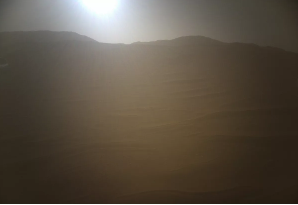 هليكوبتر ناسا تلتقط مشهد الغروب على المريخ - اليوم السابع