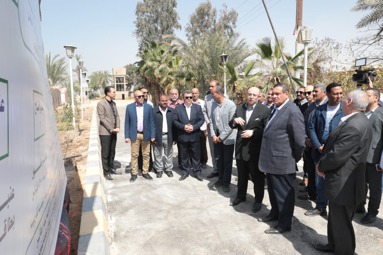 الجولة التفقدية لمنظومة العمل بمشروعات الدواجن بشرق النيل (7)