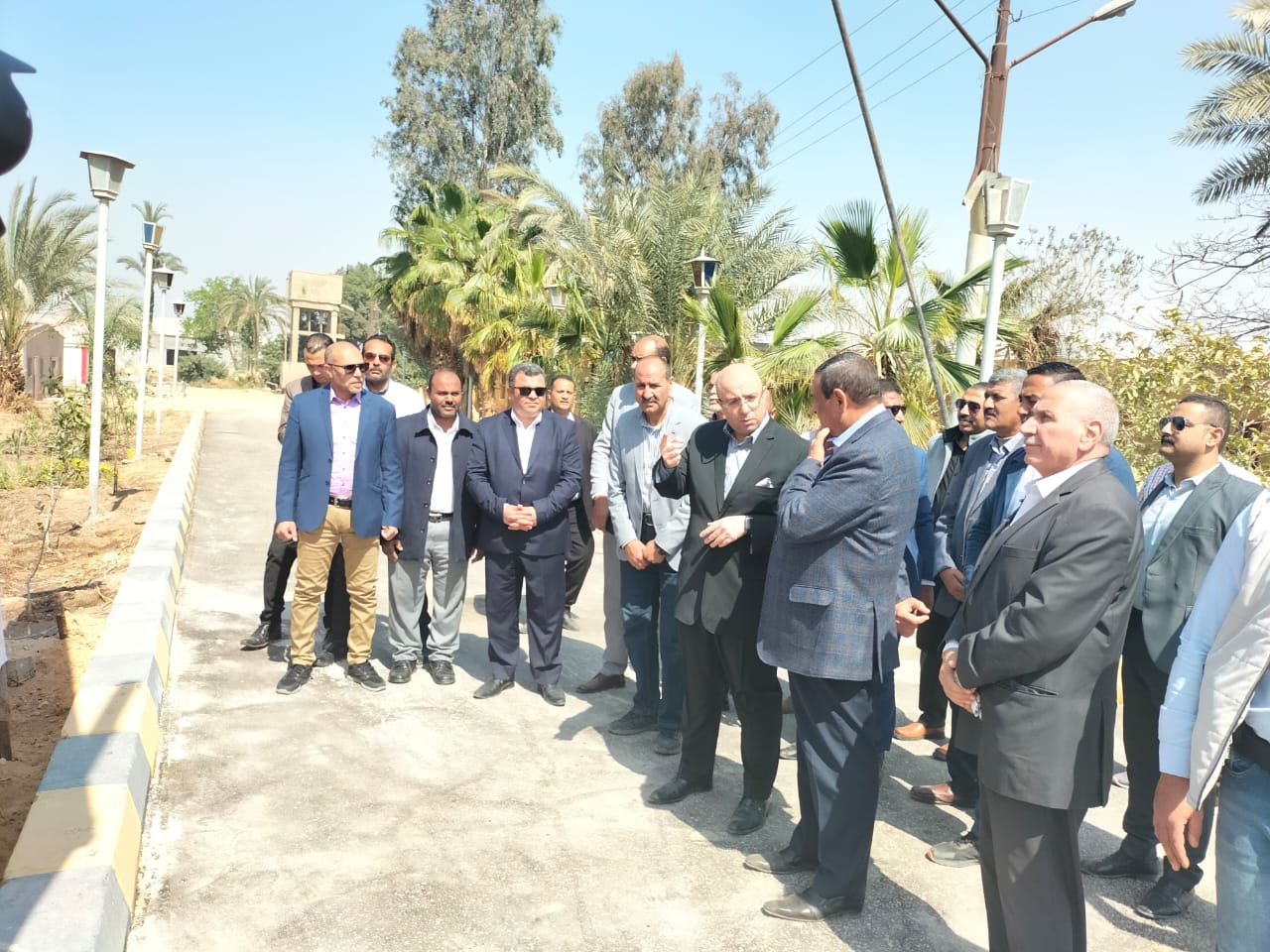 الجولة التفقدية لمنظومة العمل بمشروعات الدواجن بشرق النيل (5)