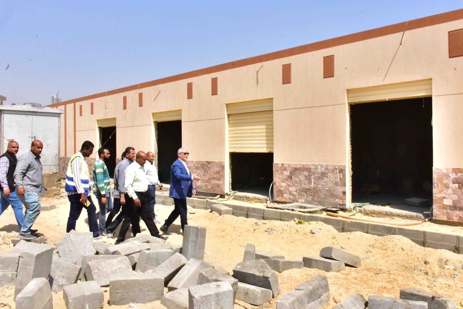 عمليات إنشاء محلات فى الأسواق خلال التطوير عمليات إنشاء محلات فى الأسواق خلال التطوير