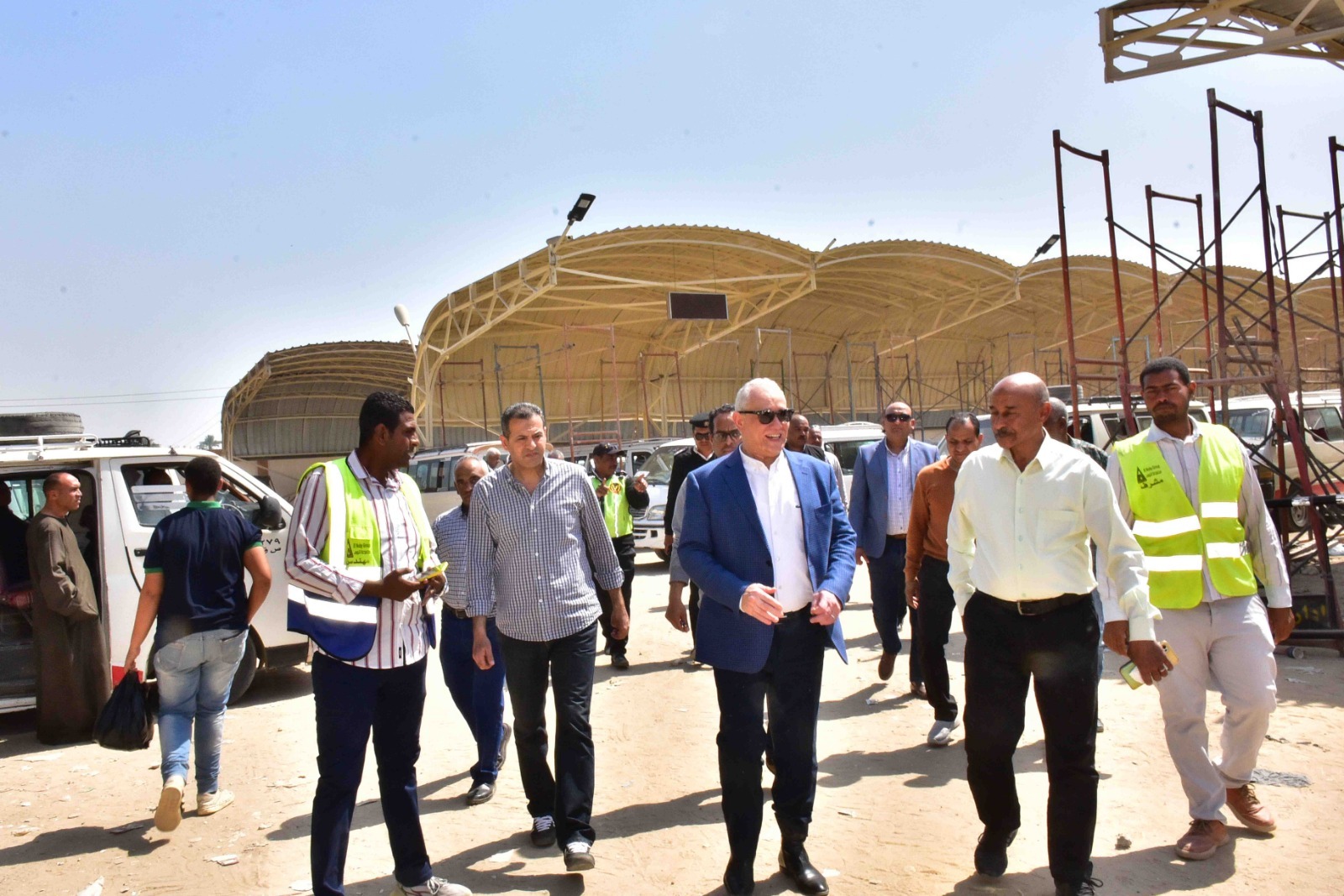 جولات على تطوير الأسواق والمواقف بالأقصر جولات على تطوير الأسواق والمواقف بالأقصر