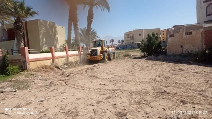 رئيس مدينة طورسيناء يتفقد أعمال النظافة بشارع الإستاد