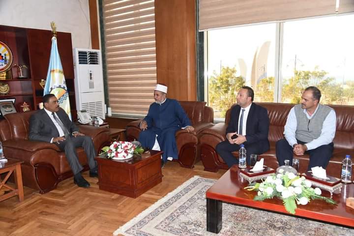 جانب من لقاء محافظ مطروح وقيادات الازهر