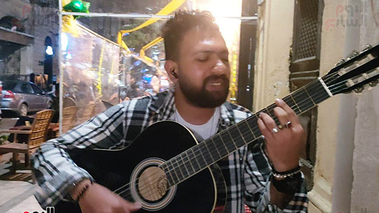 مروان-تعلم-الموسيقي-من-الإذاعة-المدرسية