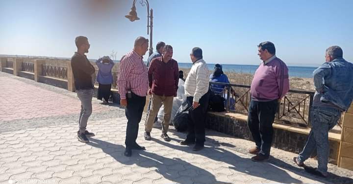 مبروك الغمريني رئيس مدينة طورسيناء أثناء تفقد الكورنيش مبروك الغمريني رئيس مدينة طورسيناء أثناء تفقد الكورنيش