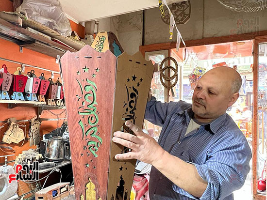 عم-أسامة-يصنع-الفوانيس عم-أسامة-يصنع-الفوانيس