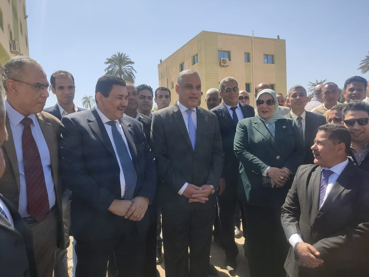 محافظ بجهينة  (1)