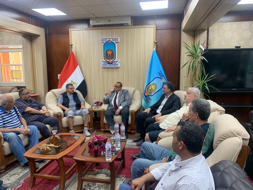 زيارة وفد جمعية زمالة الكيمياء المصرية لبحث التعاون المشترك زيارة وفد جمعية زمالة الكيمياء المصرية لبحث التعاون المشترك