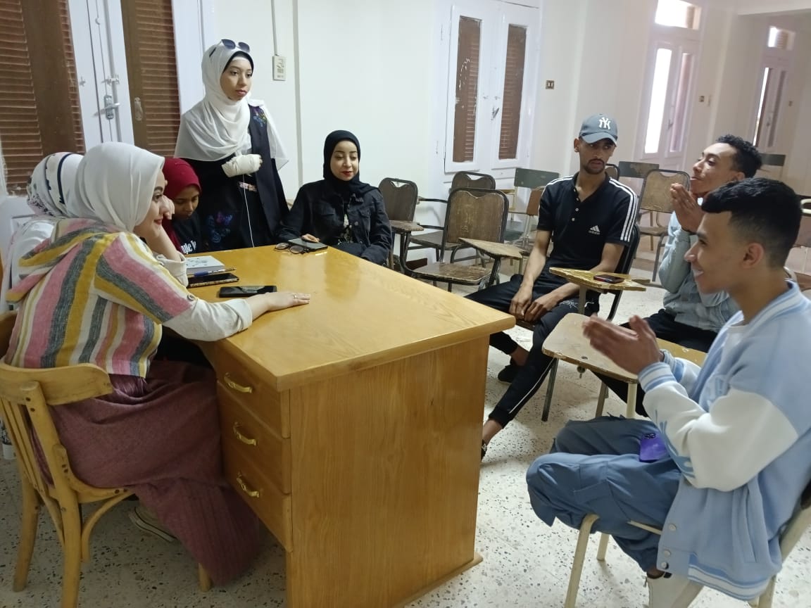 جانب من عمل مشروع التخرج (3)