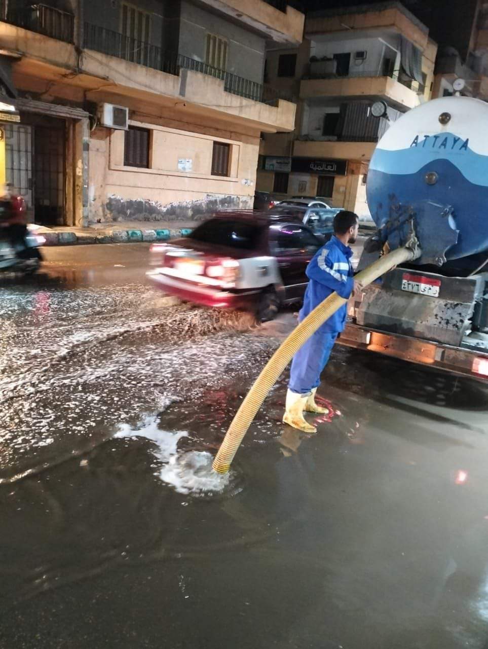 كسح مياه الأمطار فى الطرق والشوارع الرئيسية  (2)
