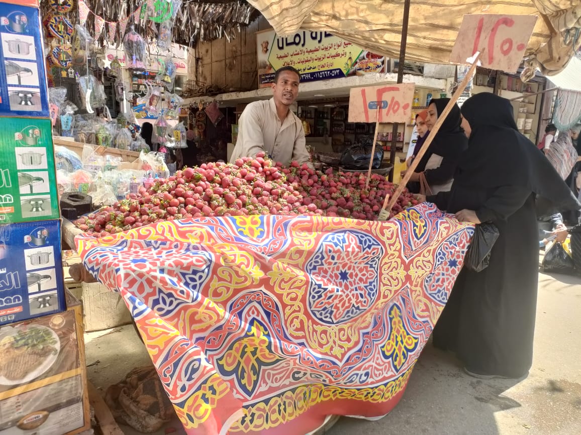 زينة رمضان على العربات بشارع أحمد عرابى