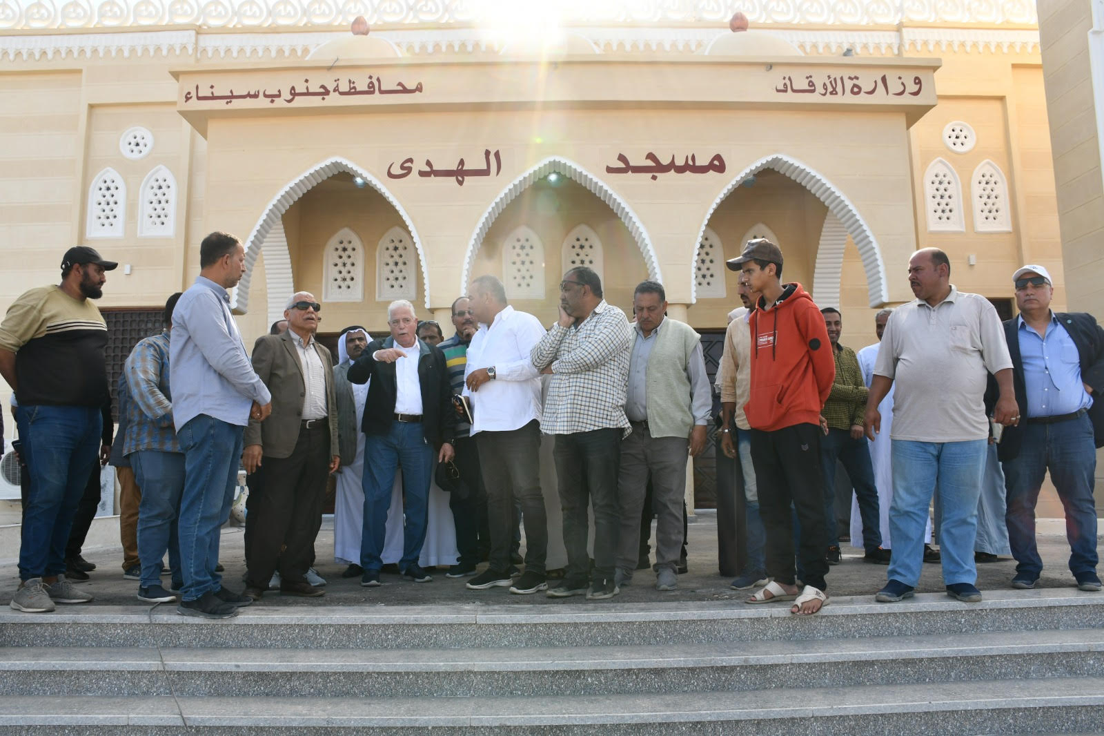 محافظ جنوب سيناء يتفقد مسجد الهدى وطريق مبارك (3)