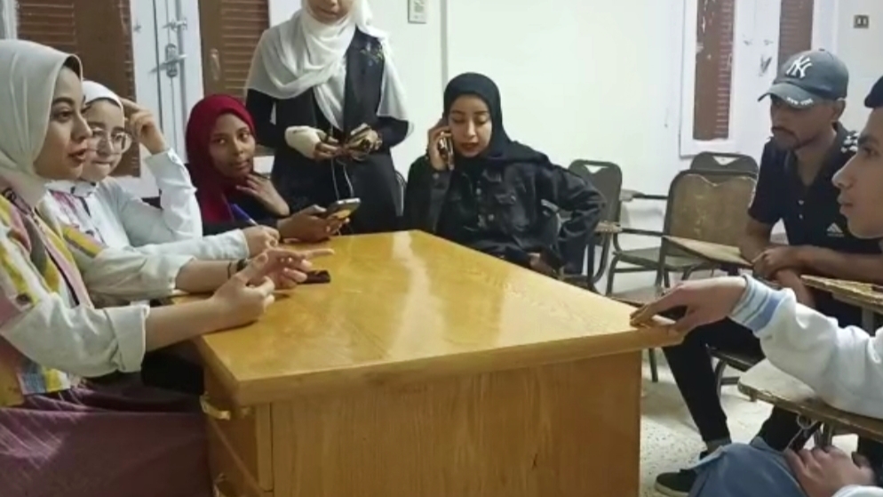 جانب من عمل مشروع التخرج (2)