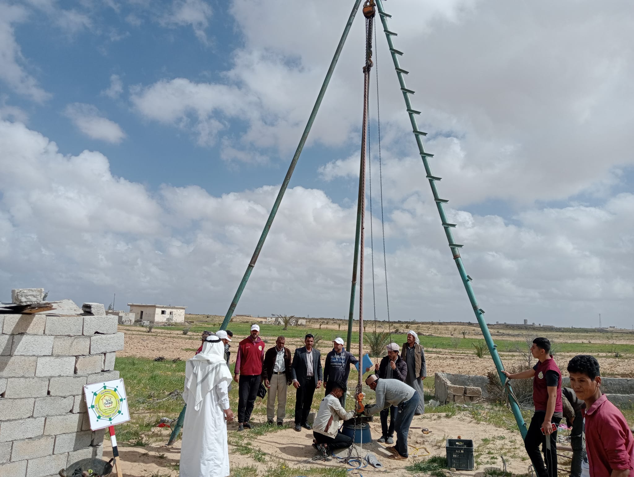 مشروع حفر بئر مياه بقرية ابو العراج