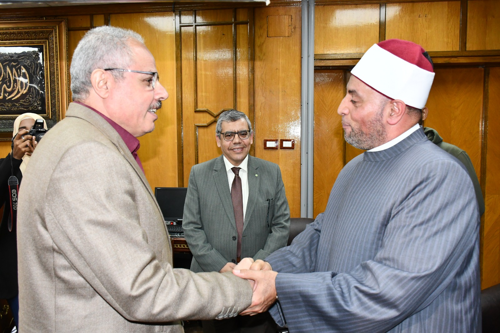 استقبال الشيخ رمضان عبد الرازق بجامعة القناة استقبال الشيخ رمضان عبد الرازق بجامعة القناة