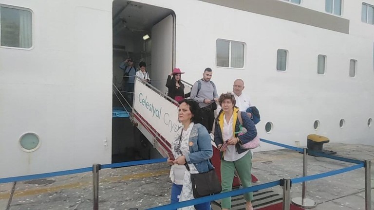 نزول السياح