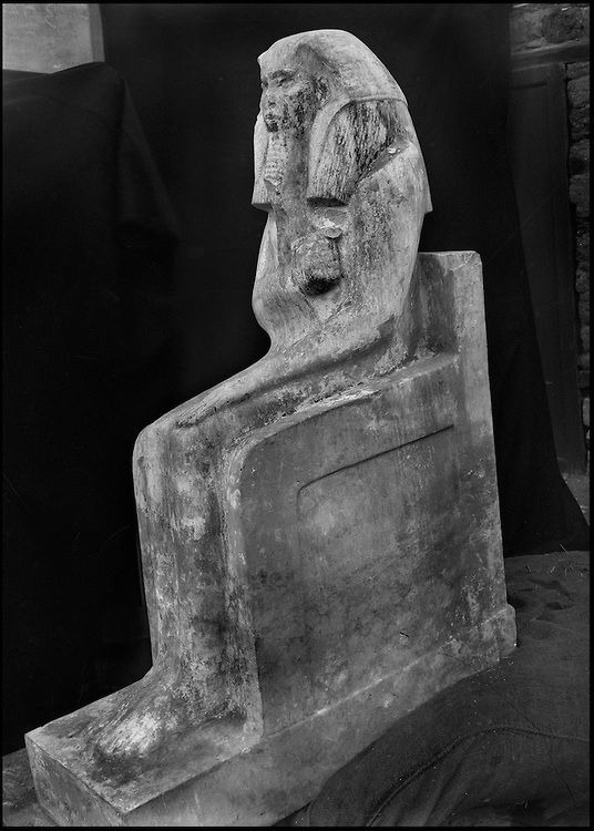 تمثال زور بعد خروجه خلال الحفائر