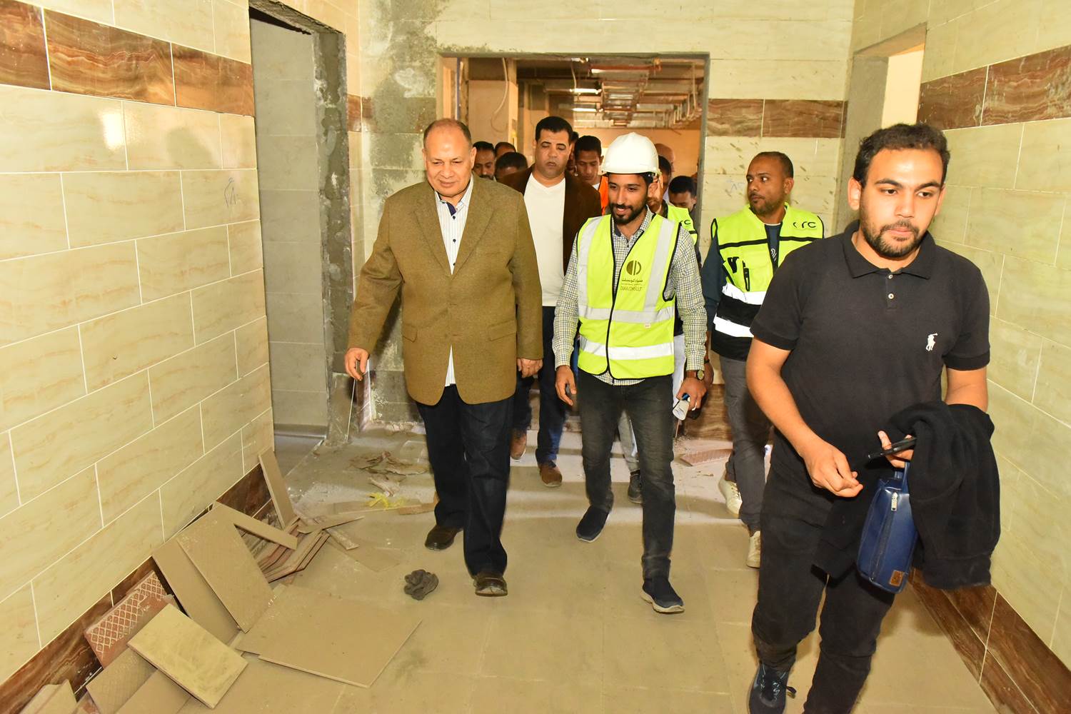 جانب من جولة المحافظ