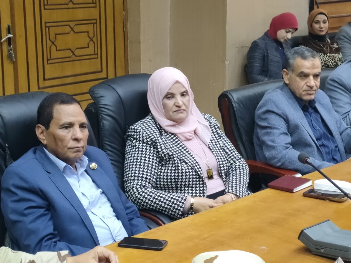 جانب من ندوة وجلسة محافظ شمال سيناء  (2)