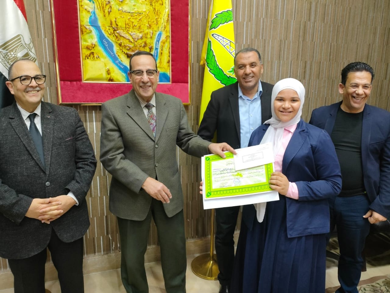 جانب من ندوة وجلسة محافظ شمال سيناء  (3)