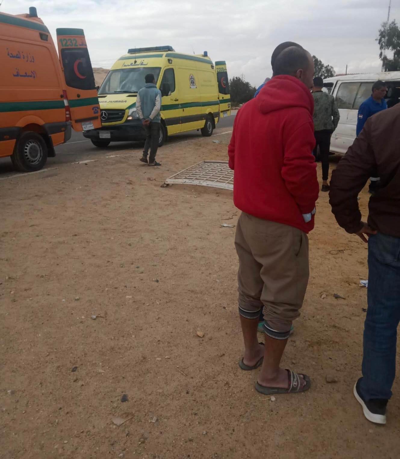 انقلاب ميكروباص بالإسماعيلية (1)