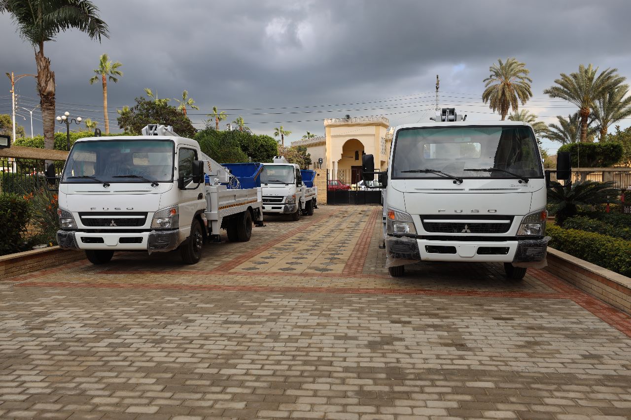 سيارات جديدة لرفع كفاؤة الانارة بمدن كفر الشيخ