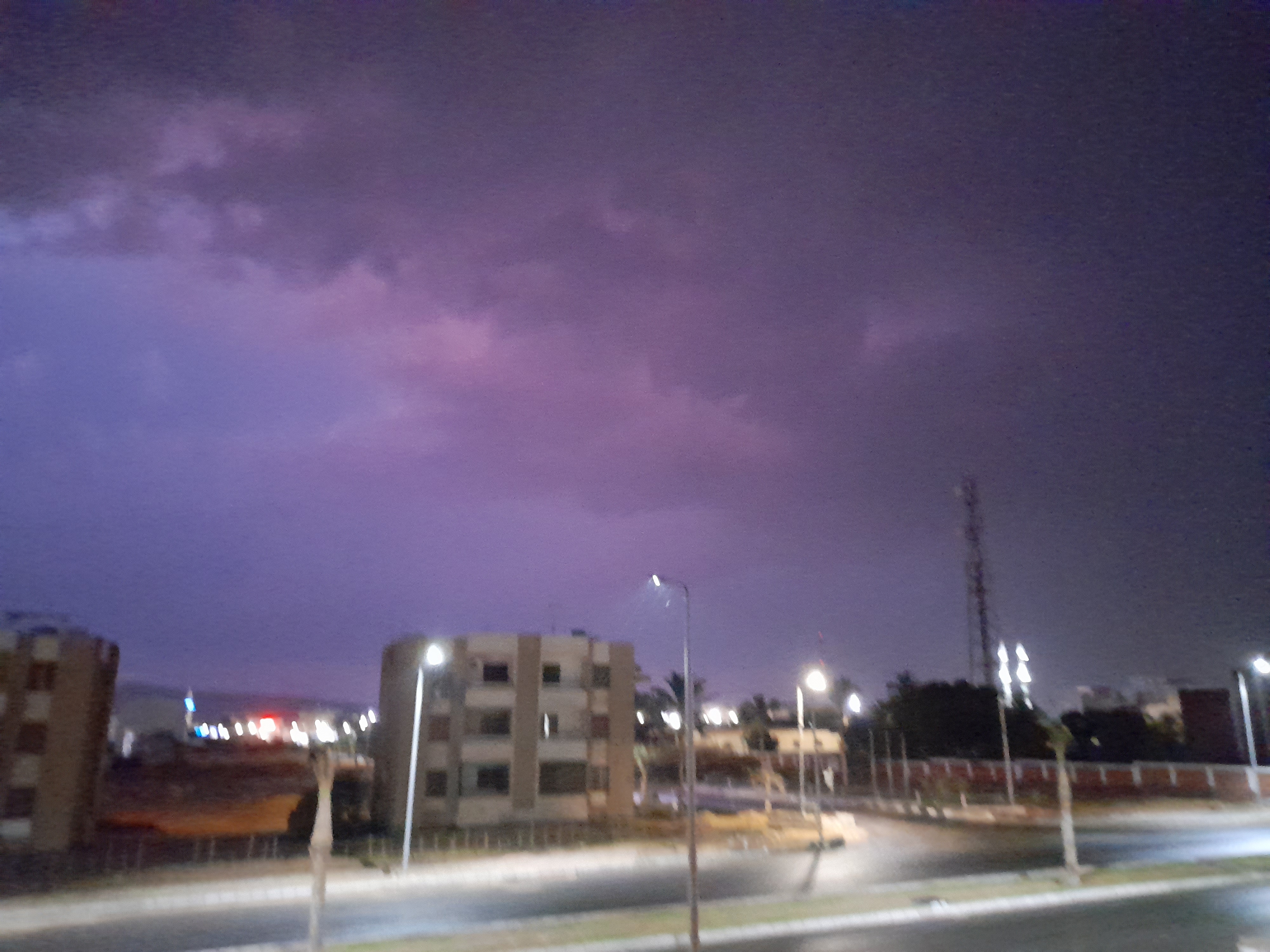 أمطار شديدة ورعد وبرق على مدنية طور سيناء (2)