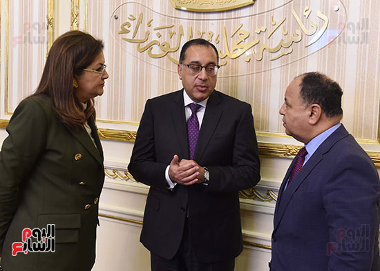 رئيس الوزراء يشهد مراسم توقيع بروتوكول بشأن الحوافز المادية لمشروع تنمية الأسرة المصرية (5)