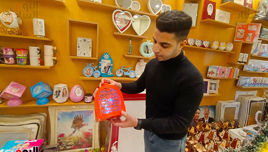 الشاب-أحمد-حامد-يسرد-هدايا-شهر-رمضان الشاب-أحمد-حامد-يسرد-هدايا-شهر-رمضان