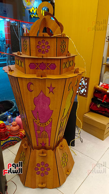 أكبر-فانوس-بطول-مترين-فى-المحلات أكبر-فانوس-بطول-مترين-فى-المحلات