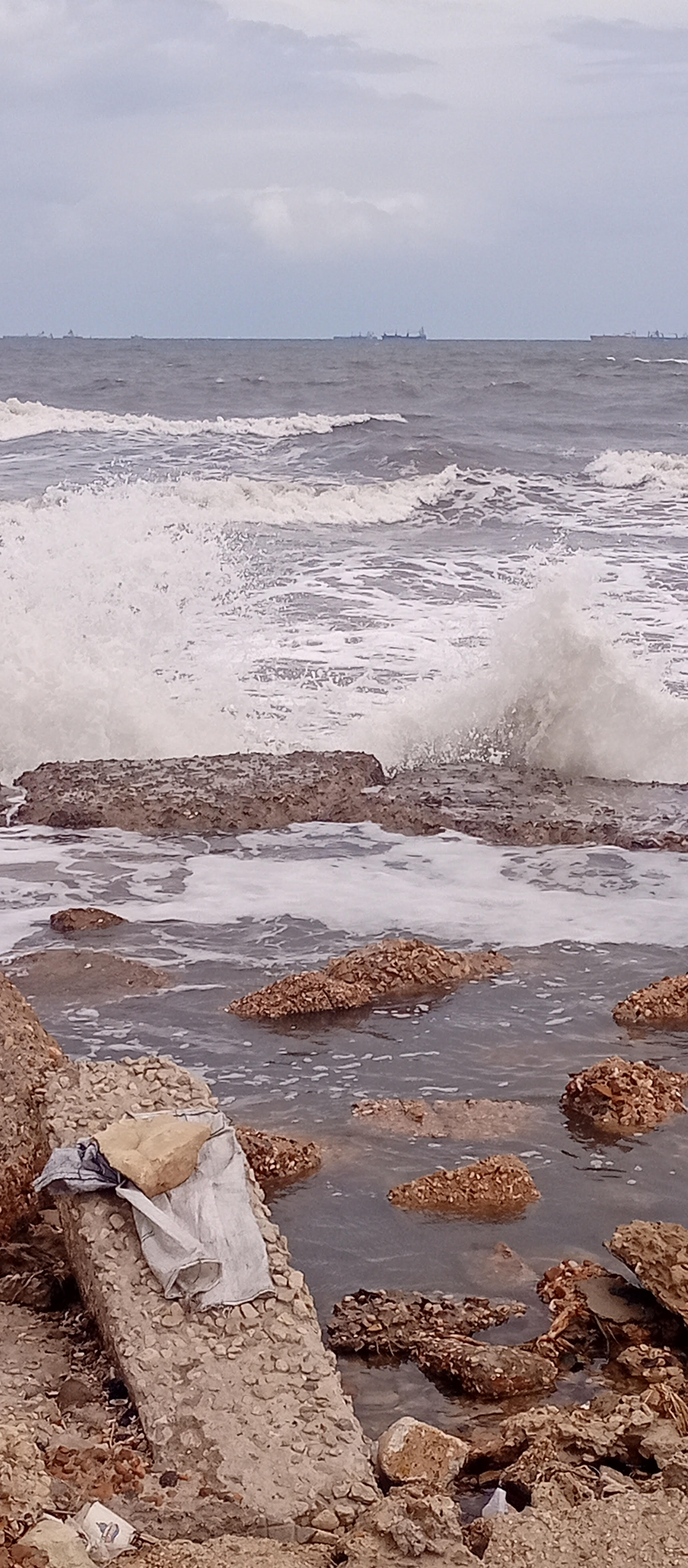 إضطراب حركة الملاحة بالمتوسط بسبب نوة الحسوم2 إضطراب حركة الملاحة بالمتوسط بسبب نوة الحسوم2