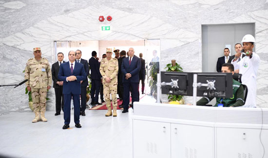 الرئيس السيسي خلال افتتاح مجمع الأسمدة (8)