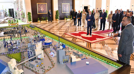 الرئيس السيسي خلال افتتاح مجمع الأسمدة (2)