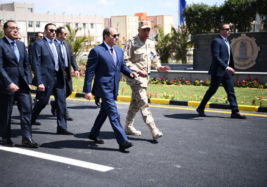 الرئيس السيسي خلال افتتاح مجمع الأسمدة (5)