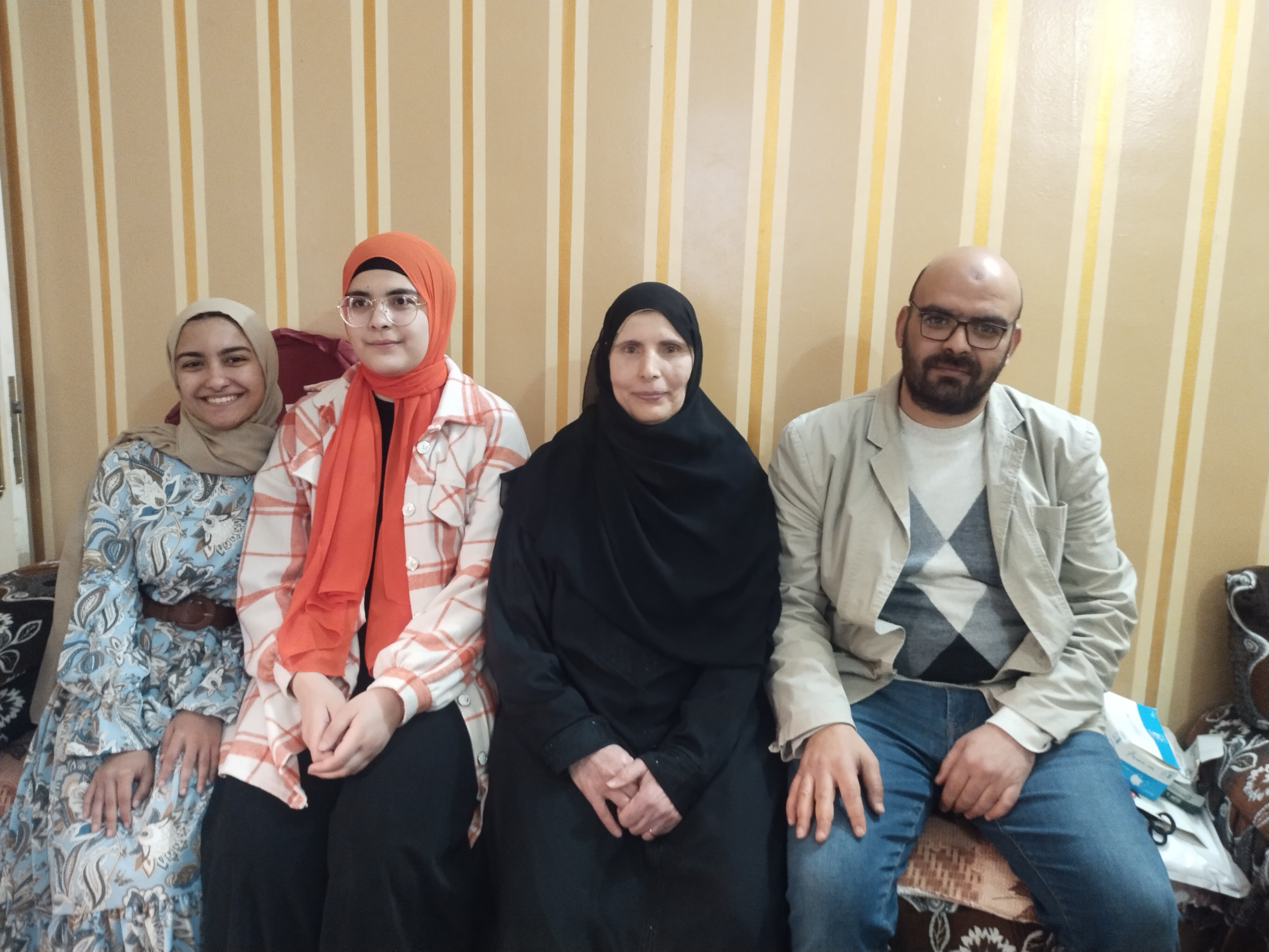 الحاجة عايدة الأم المثالية بالقليوبية وأسرتها (1)