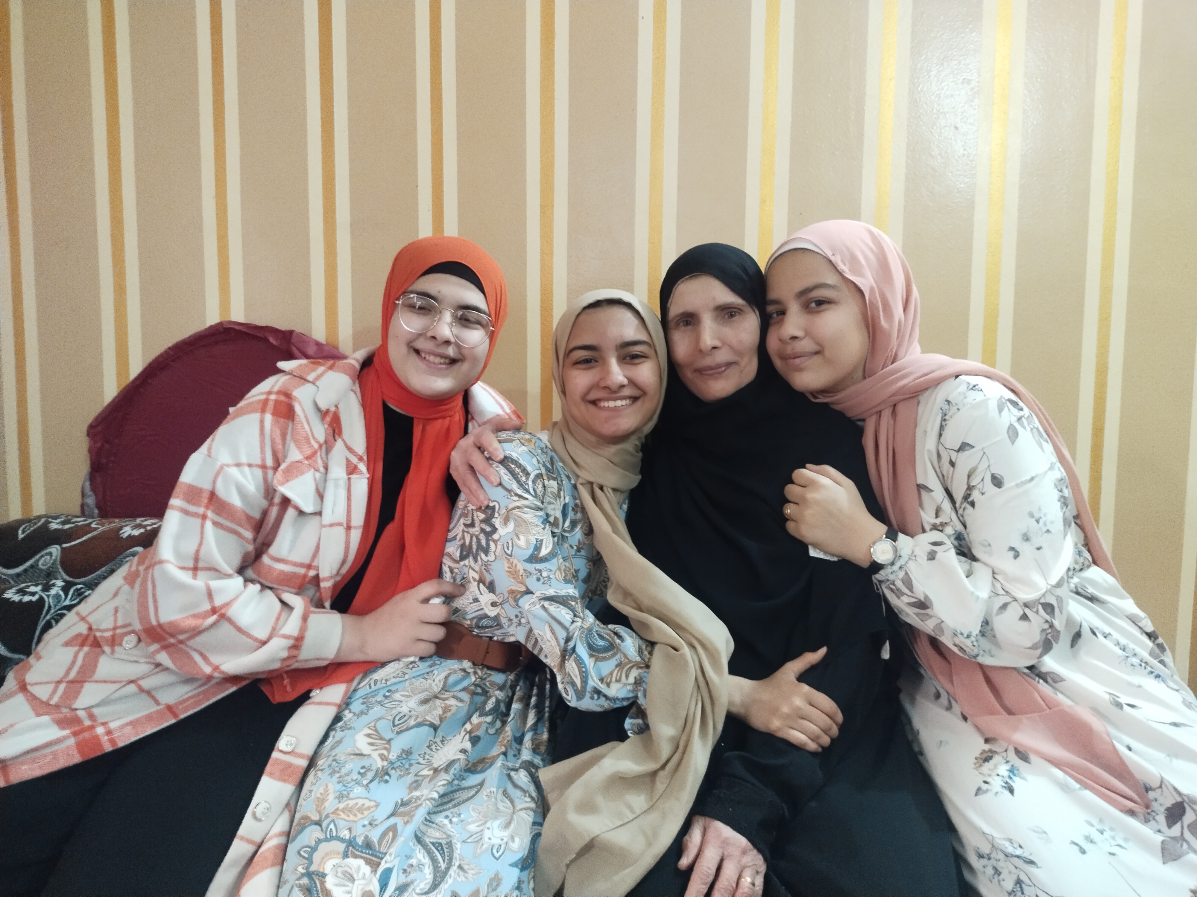 الحاجة عايدة الأم المثالية بالقليوبية وأسرتها (3)