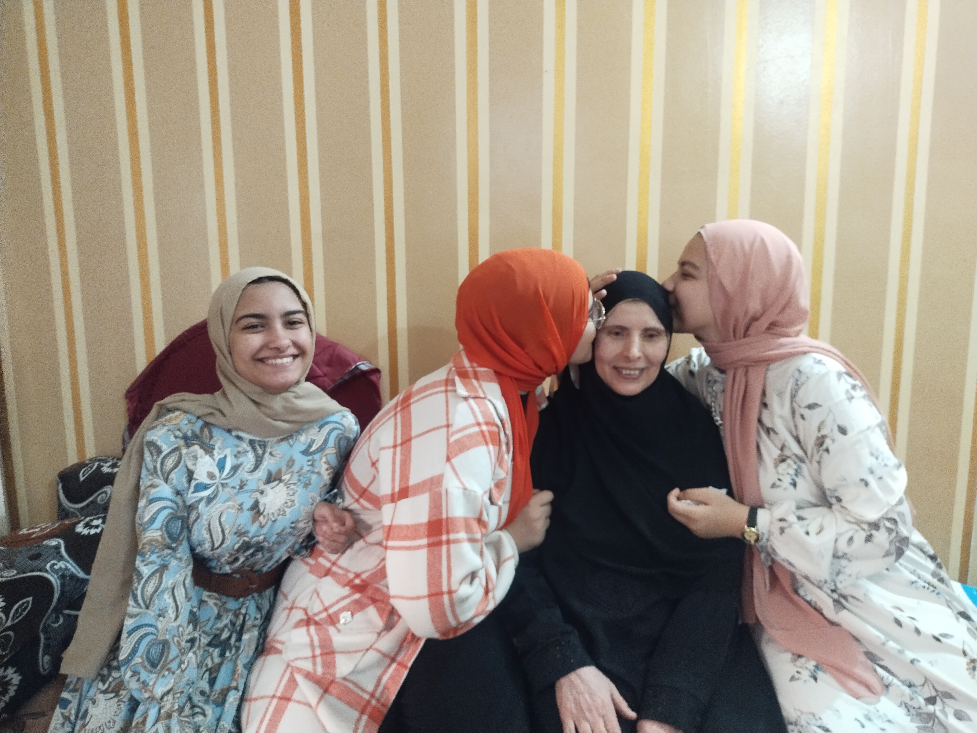 الحاجة عايدة الأم المثالية بالقليوبية وأسرتها (4)