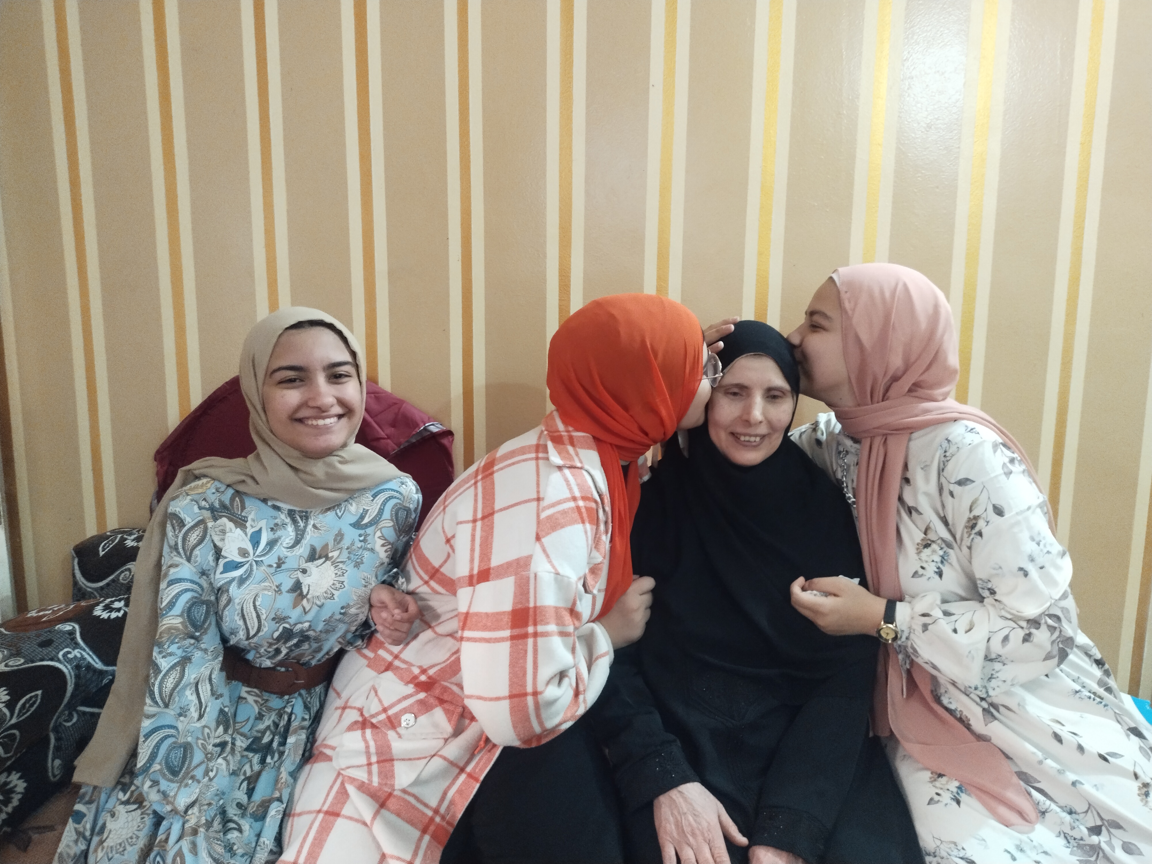 الحاجة عايدة الأم المثالية بالقليوبية وأسرتها (2)