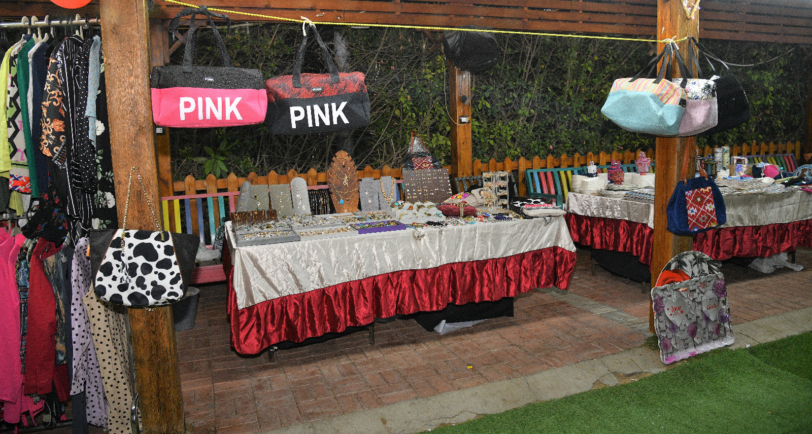 محافظ الغربية يفتتح معرض المنتجات اليدوية (1)