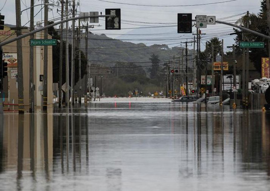 فيضانات ولاية كاليفورنيا (9)