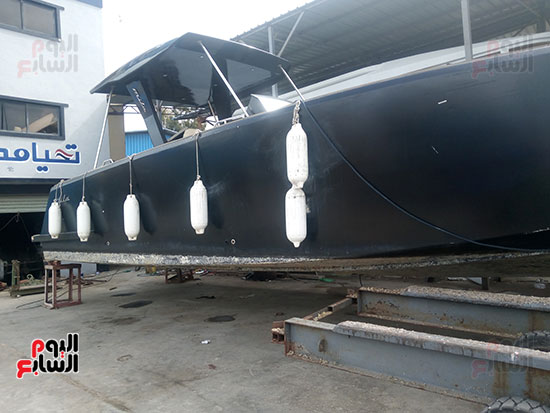 يخت-تحت-الصناعة