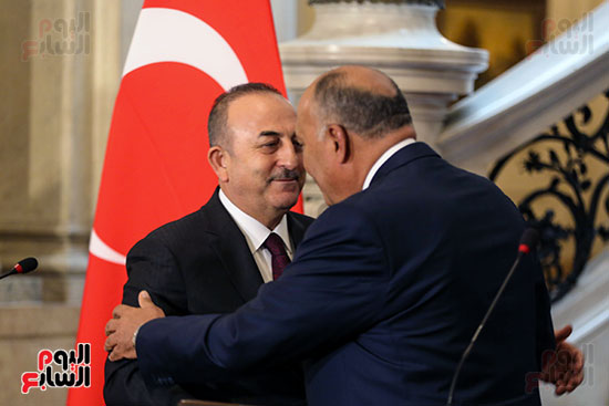 مؤتمر وزير الخارجيه المصري ووزير الخارجيه التركي بالقاهره (17)